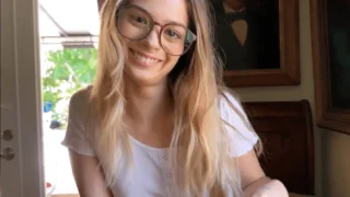 G String İç Çamaşırlı Dövmeli Sıra Dışı Hatun